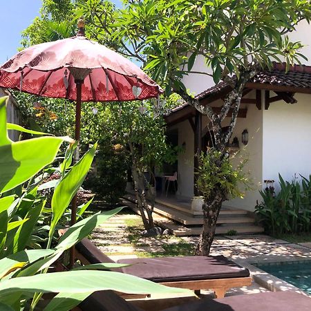 Villa Abhista Seminyak エクステリア 写真