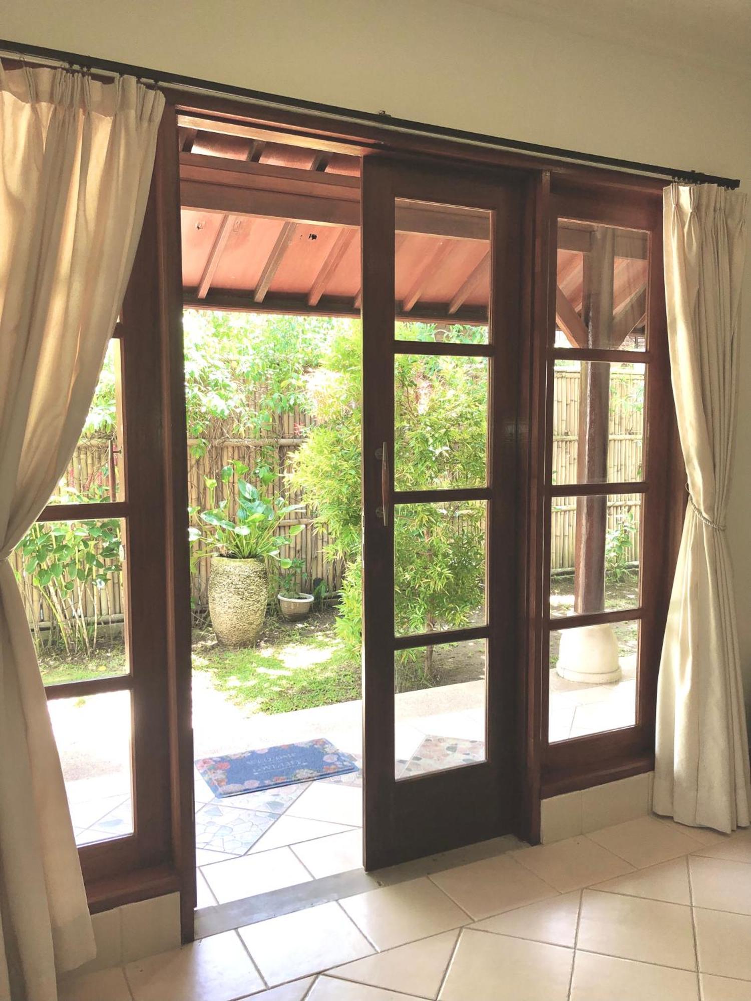 Villa Abhista Seminyak エクステリア 写真