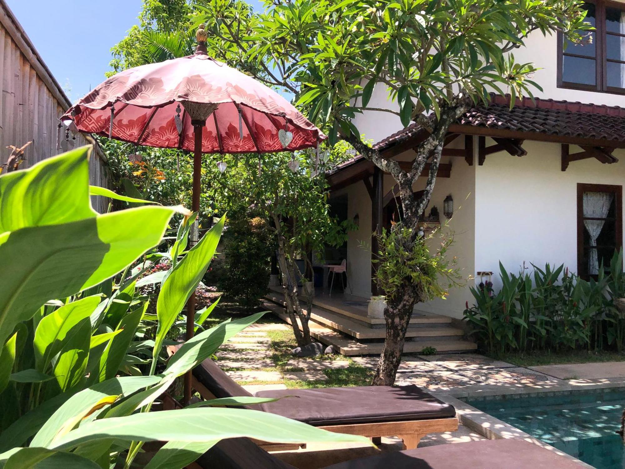 Villa Abhista Seminyak エクステリア 写真